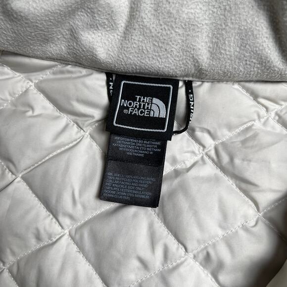 North Face Women's 550 Series Down Fill Puffer Jacket Medium - Picture 7 of 10